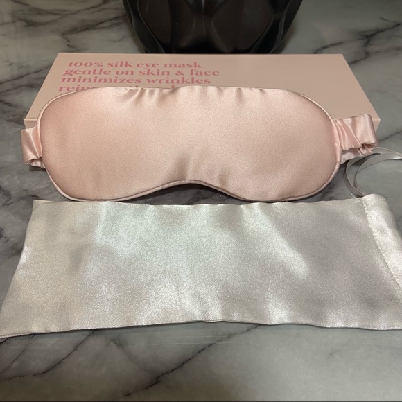 Silken Slumber Solid Silk Eye Mask - Pink Blush - NWT $45 - Picture 2 of 6